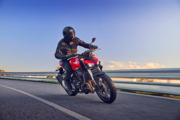 Honda CB1000 Hornet - conduite