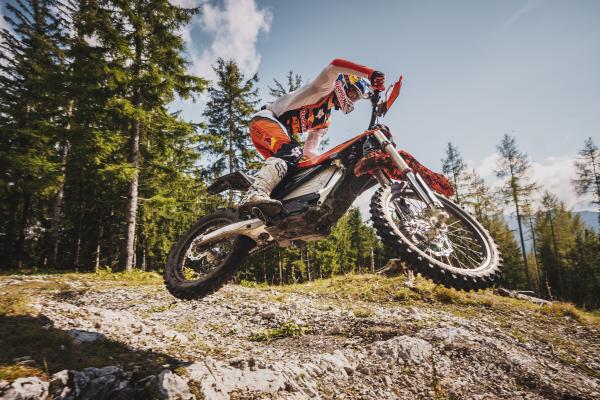 KTM Freeride E en action
