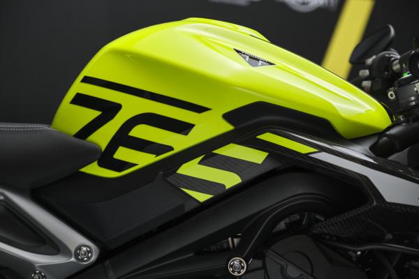 Le réservoir de carburant de la Street Triple 765 Moto2