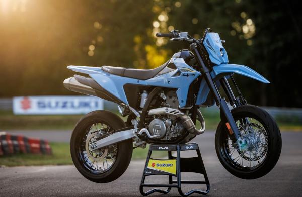 Suzuki Dr-Z4SM 2025