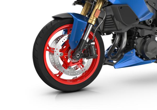 De nouvelles roues plus légères sont rejointes par une suspension révisée