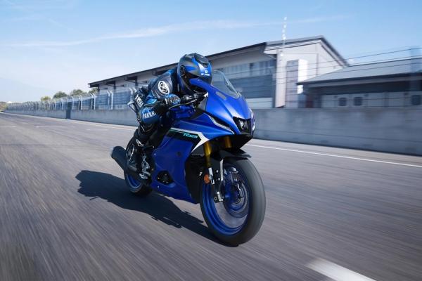 Yamaha R125 en piste