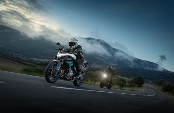 Le nouveau CFMoto 675NK sur la route