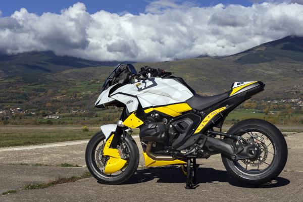 BMW R1300 GS en montagne