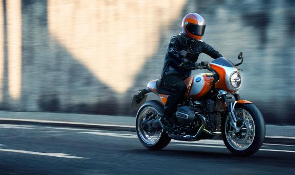 La BMW R12 S 2025 en action