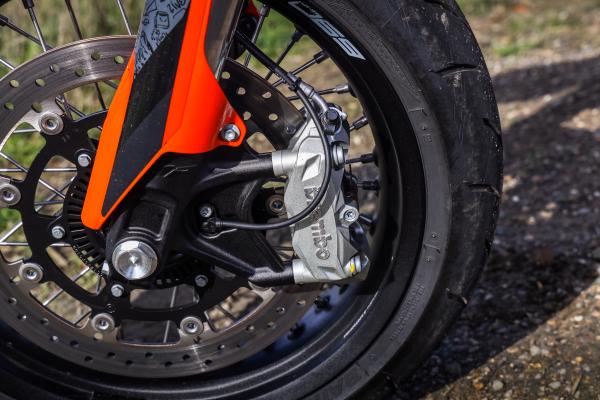 KTM 690 SMC R - détail fourche/frein