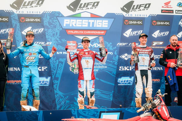 Ducati Desmo250 MX Bénéficiant Podium