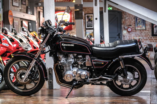 Ce Kawasaki Z1100 en 1981 a récemment été vendu par des spécialistes du vélo du South Yorkshire. Son style a inspiré le Zephyr.
