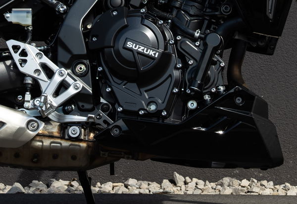 La casserole du ventre qui est spécifique au GSX-8TT