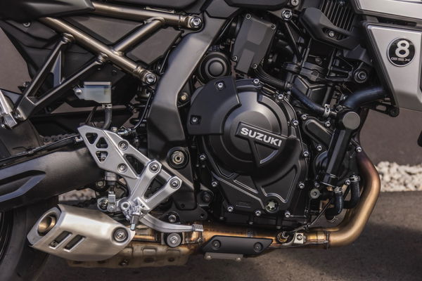 Le moteur bipylindre parallèle de 798 cm3 