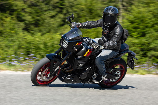 Le GSX-8TT - Riding