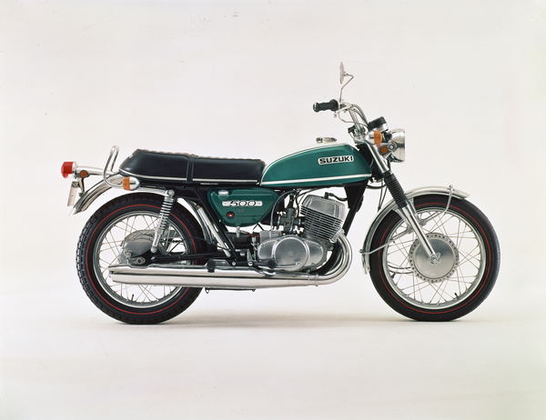 Un Suzuki T500 de 1971 - surnommé «The Titan»