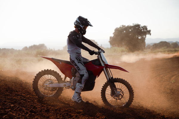 Stark Varg Mx 1.2 en rouge