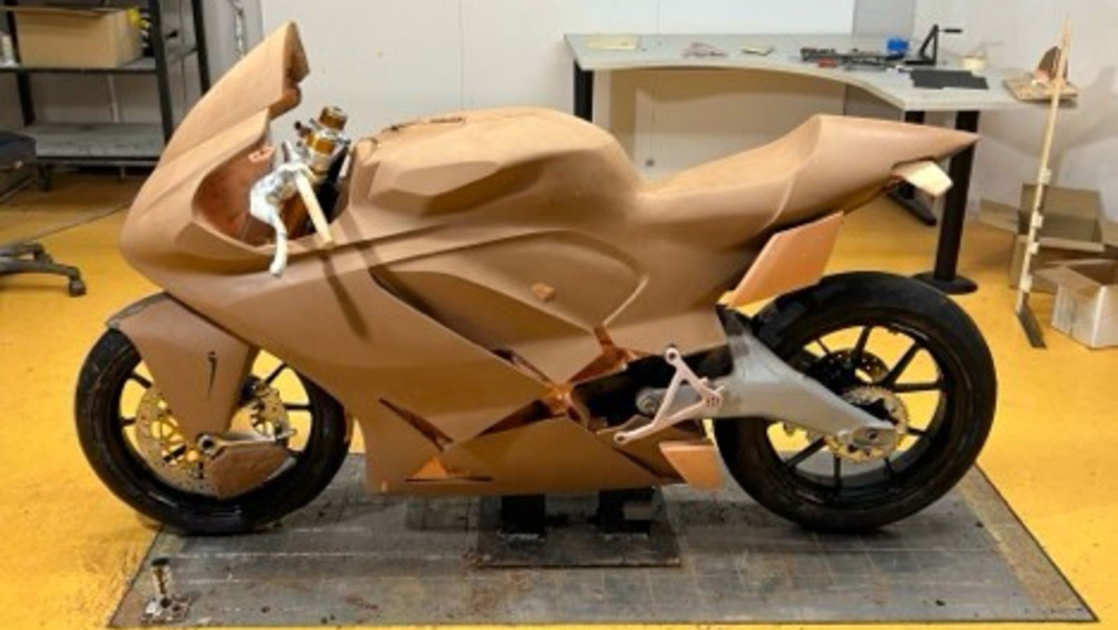 Damon Motorcycles complète la modélisation en argile du vélo de course Hypersport