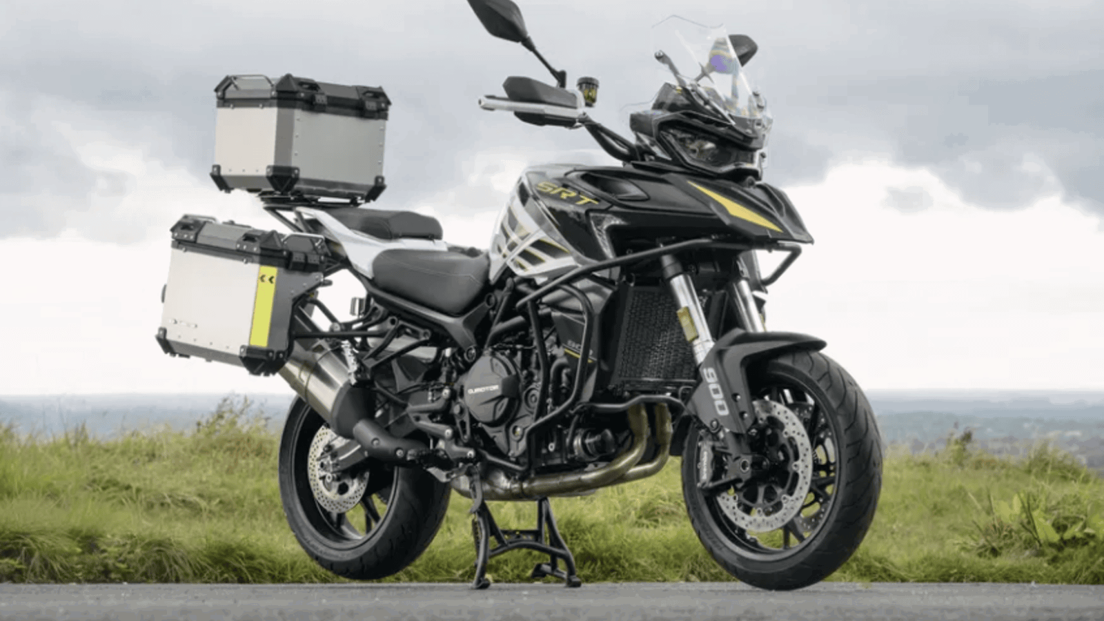 Ensemble de bagages gratuit d'une valeur de 1 000 £ disponible sur cinq modèles QJMotor