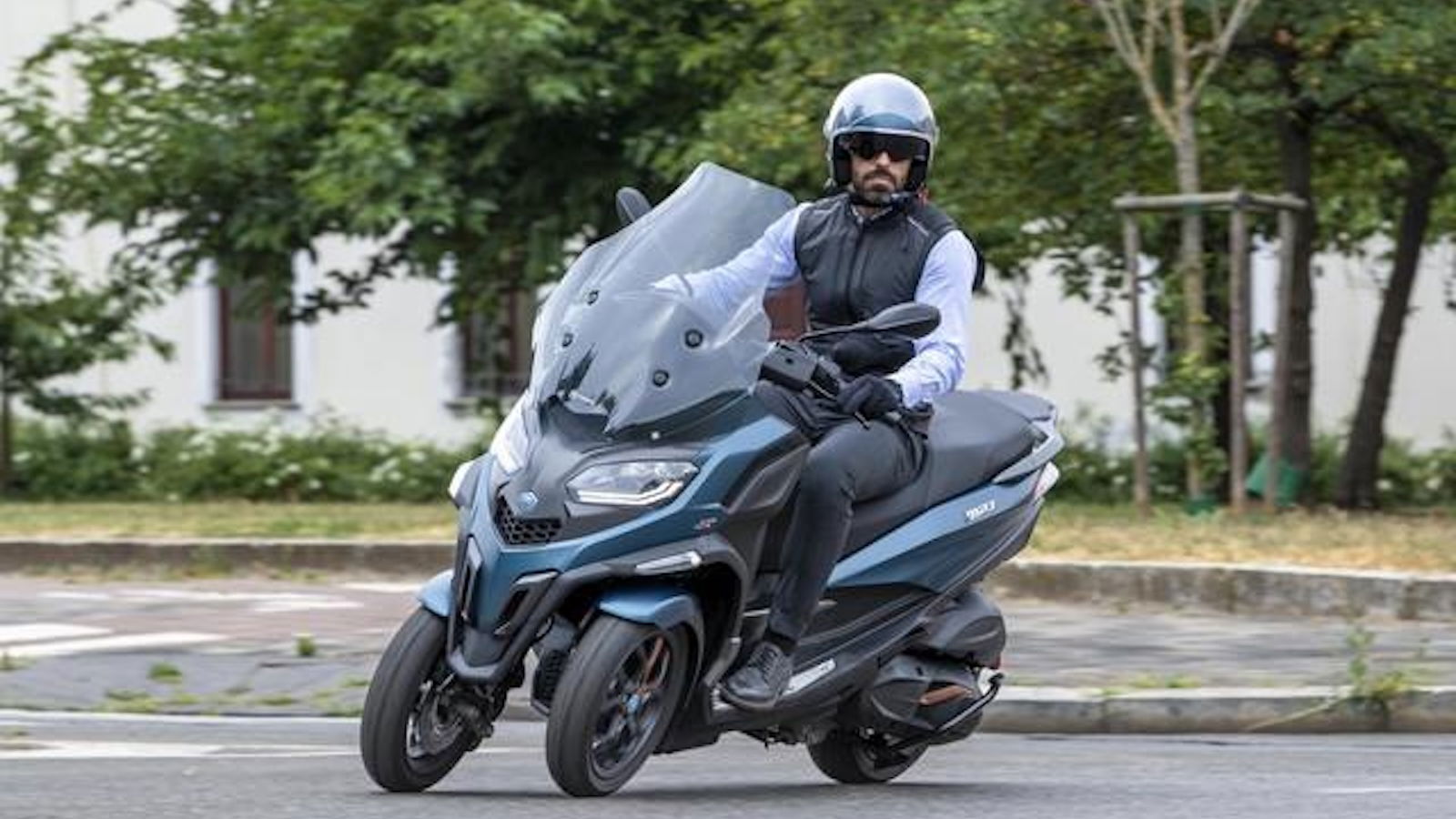 Le groupe Piaggio crée une nouvelle filiale aux Philippines alors que les vélos haut de gamme se développent