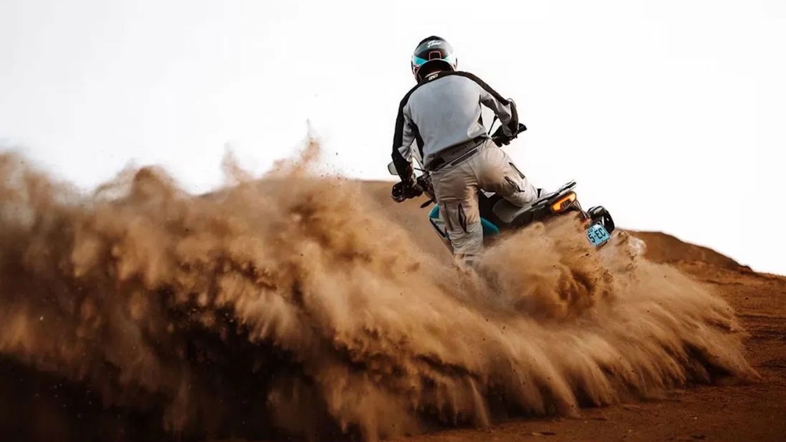 Le vélo d'aventure CFMoto 1000 MT-X devrait être dévoilé par l'EICMA
