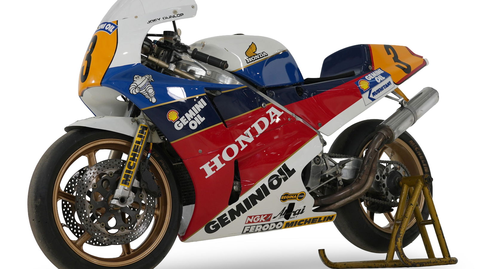 Les vélos de course de Joey Dunlop se vendent pour une somme accrocheuse aux enchères