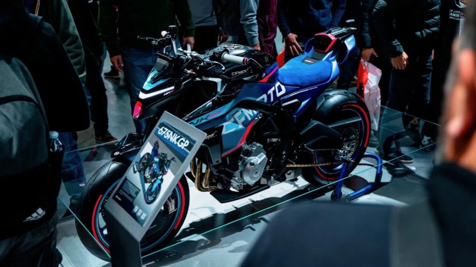 CFMoto lance le nouveau concept 675NK GP à l'EICMA
