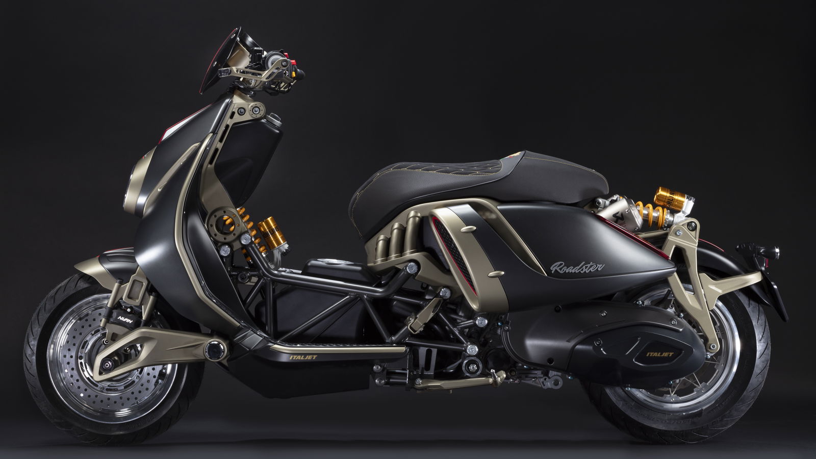 Italjet détourne son attention de la plate-forme Dragster avec le Roadster 400 haut de gamme