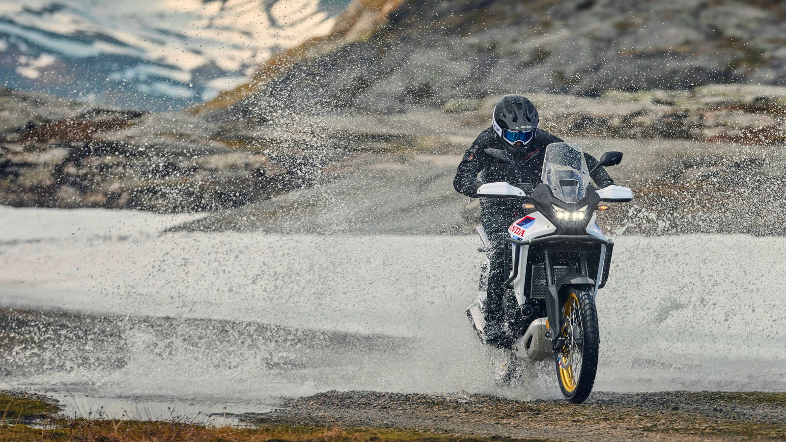 La Honda XL750 Transalp 2026 bénéficie de la technologie E-Clutch