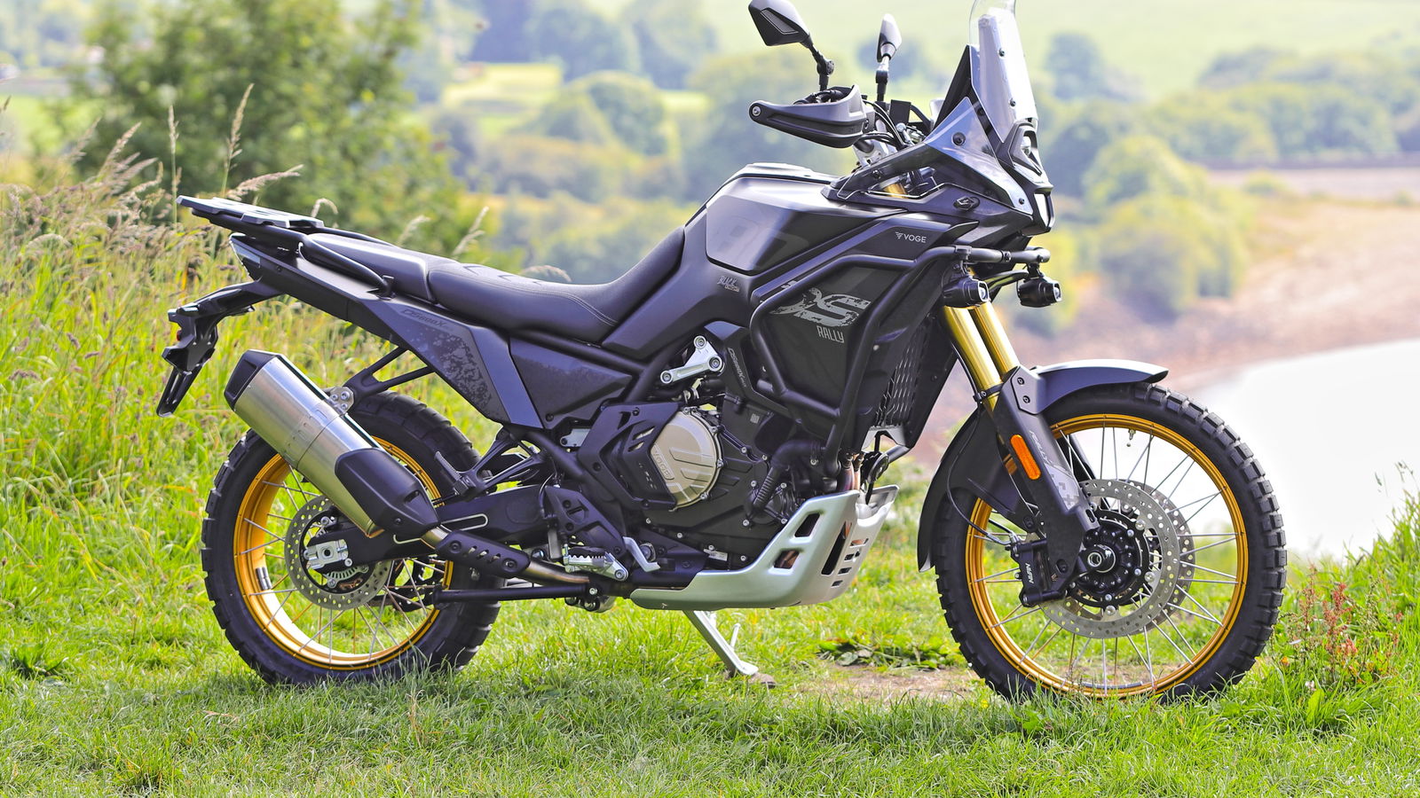 Le VOGE DS800X, fabriqué en Chine, est le vélo d'aventure le plus vendu au Royaume-Uni