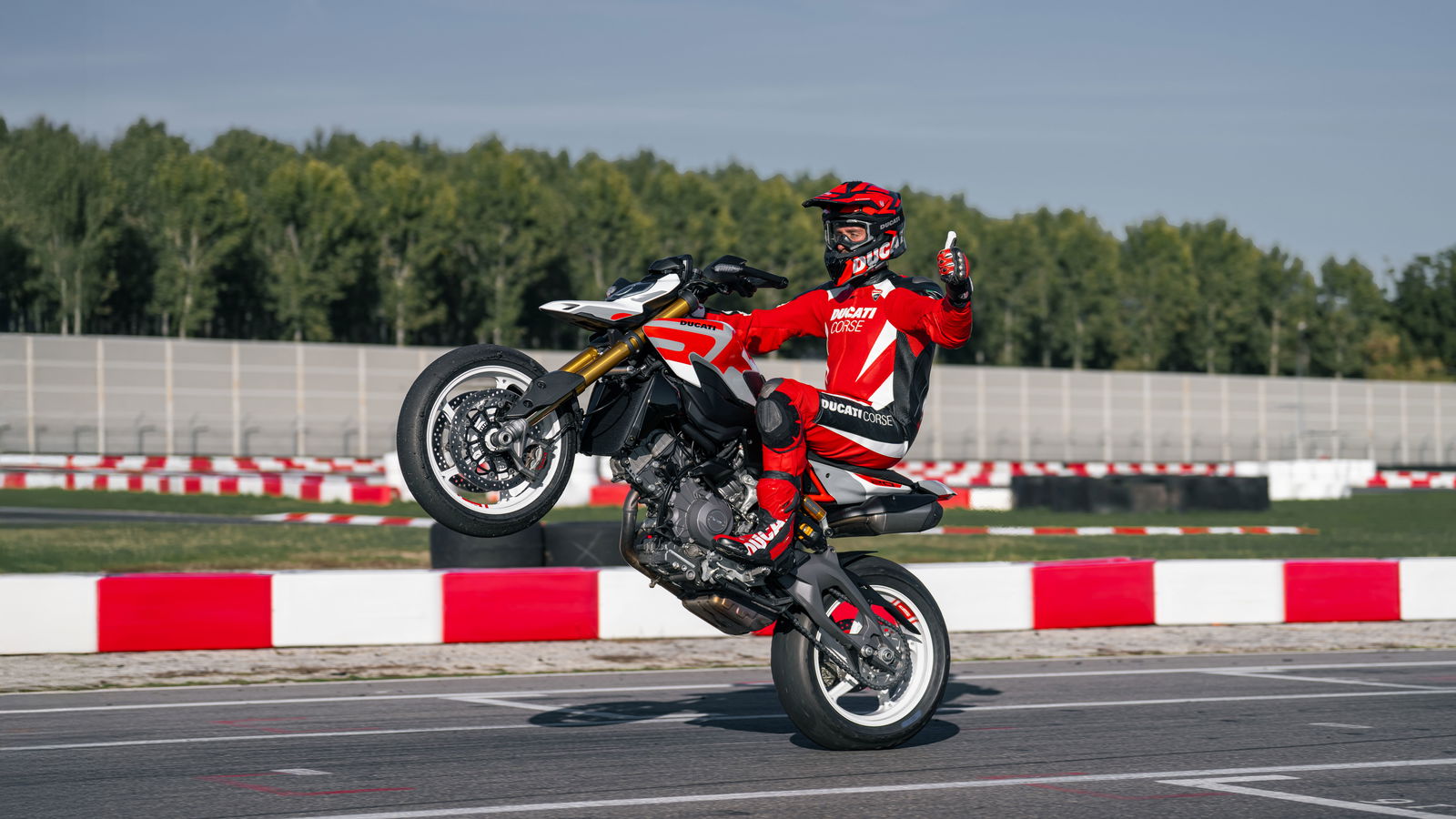 Les Ducati Hypermotard V2 et Hypermotard V2 SP 2026 dévoilées