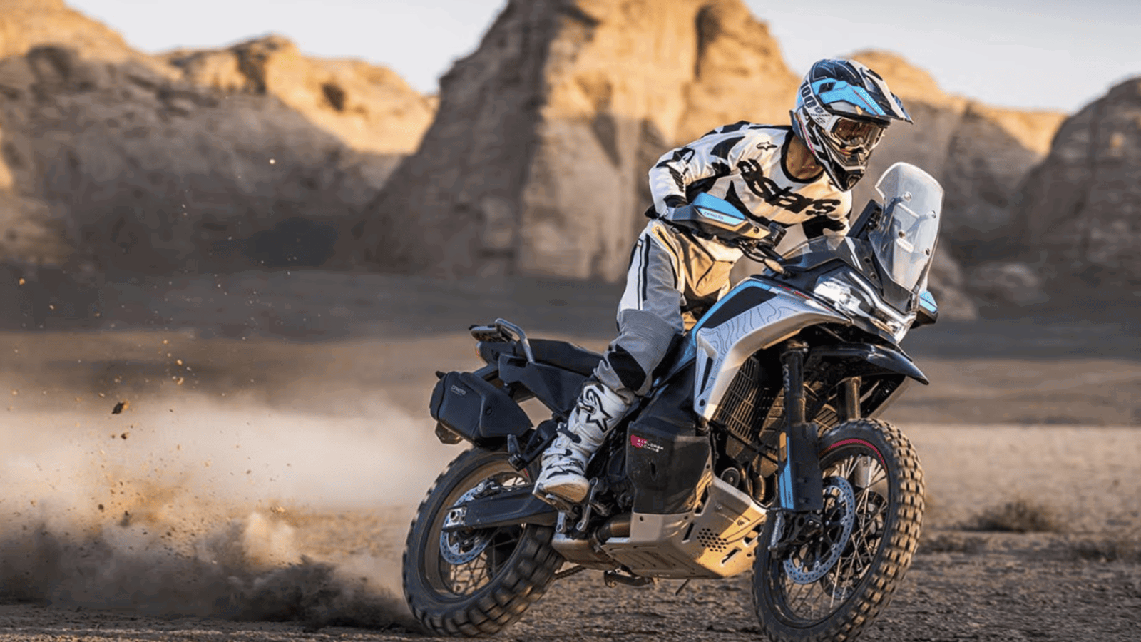 Spécifications, détails et fonctionnalités du CFMoto 1000MT-X 2026