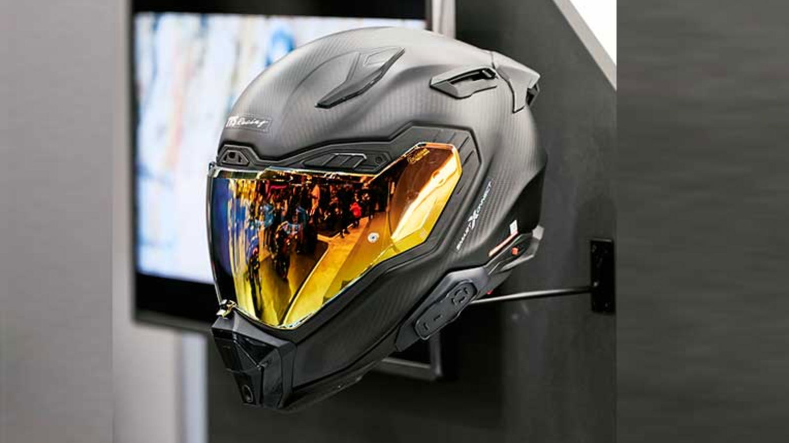 TVS présente le casque HUD | Visière baissée