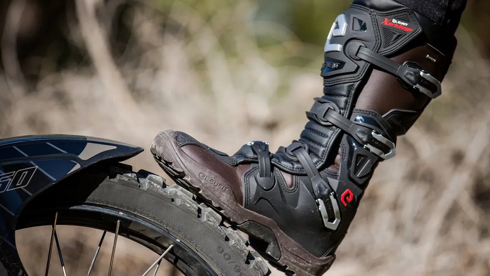 Bottes Eleveit X Privilege E-Dry Enduro et obtenez des chaussettes de Noël gratuites