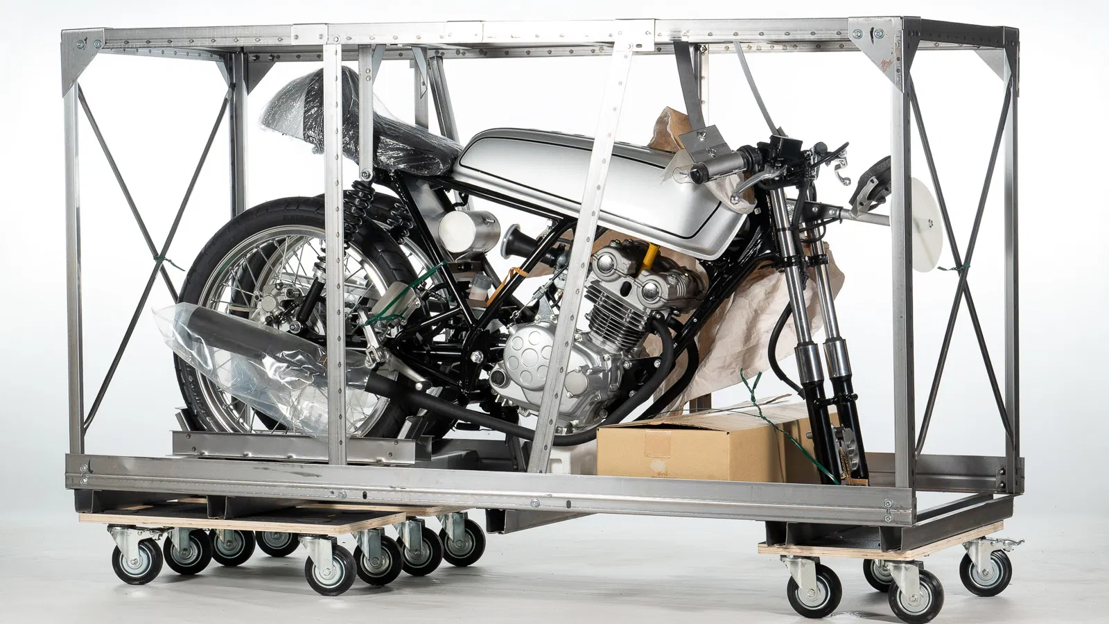 La Honda Dream CB50R toute fraîche en caisse est à vendre