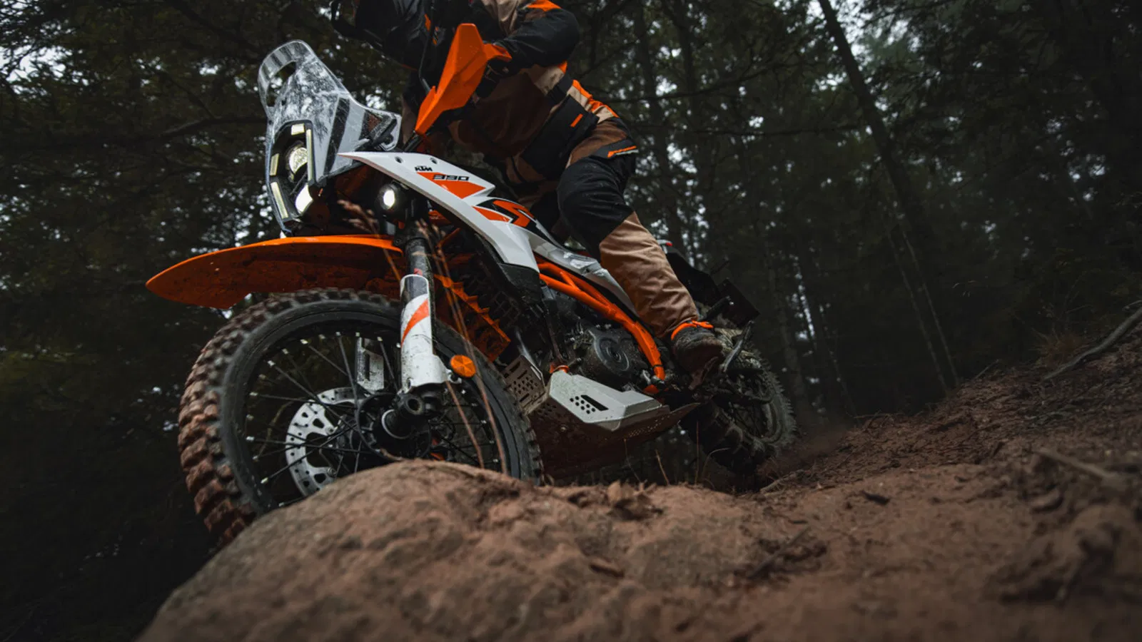 Quatre modèles KTM 390 2025-26 rappelés sur la béquille latérale