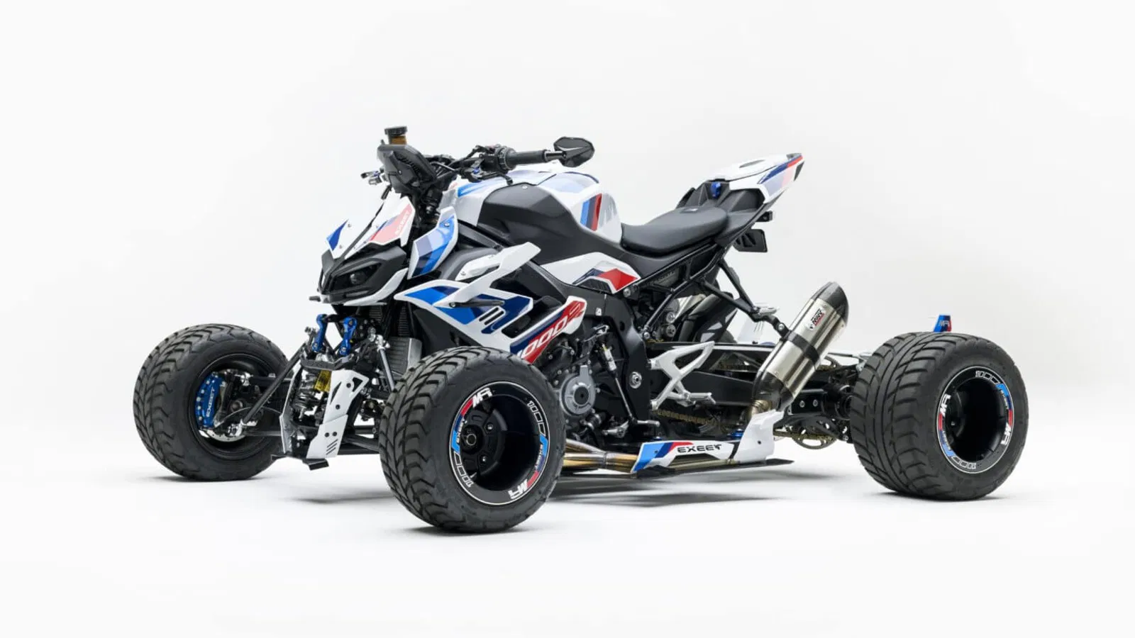 La BMW M1000 R se transforme en hyperquad légal pour la route
