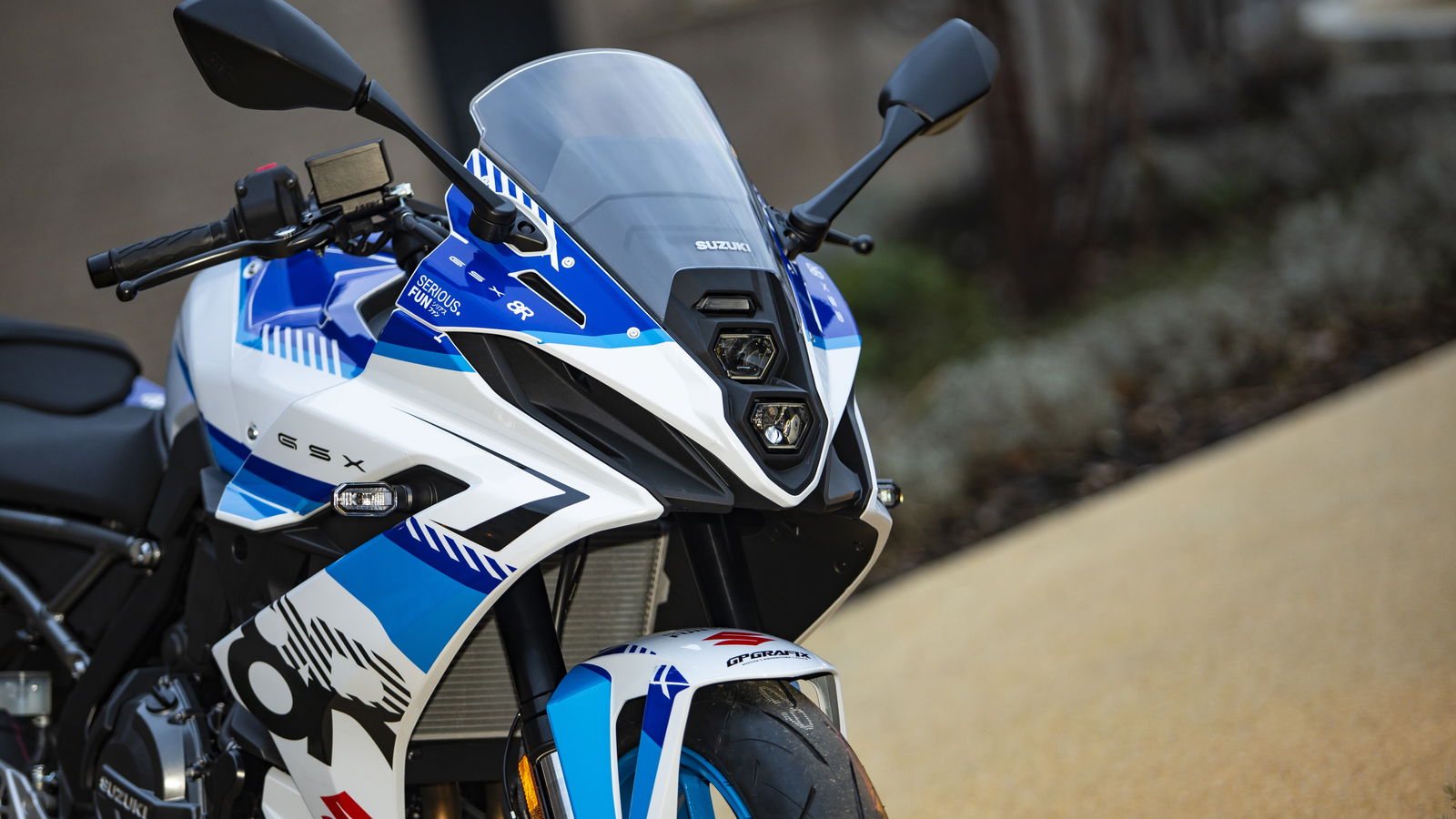 Annonce du kit d'autocollants Suzuki GSX-8R GP Grafix