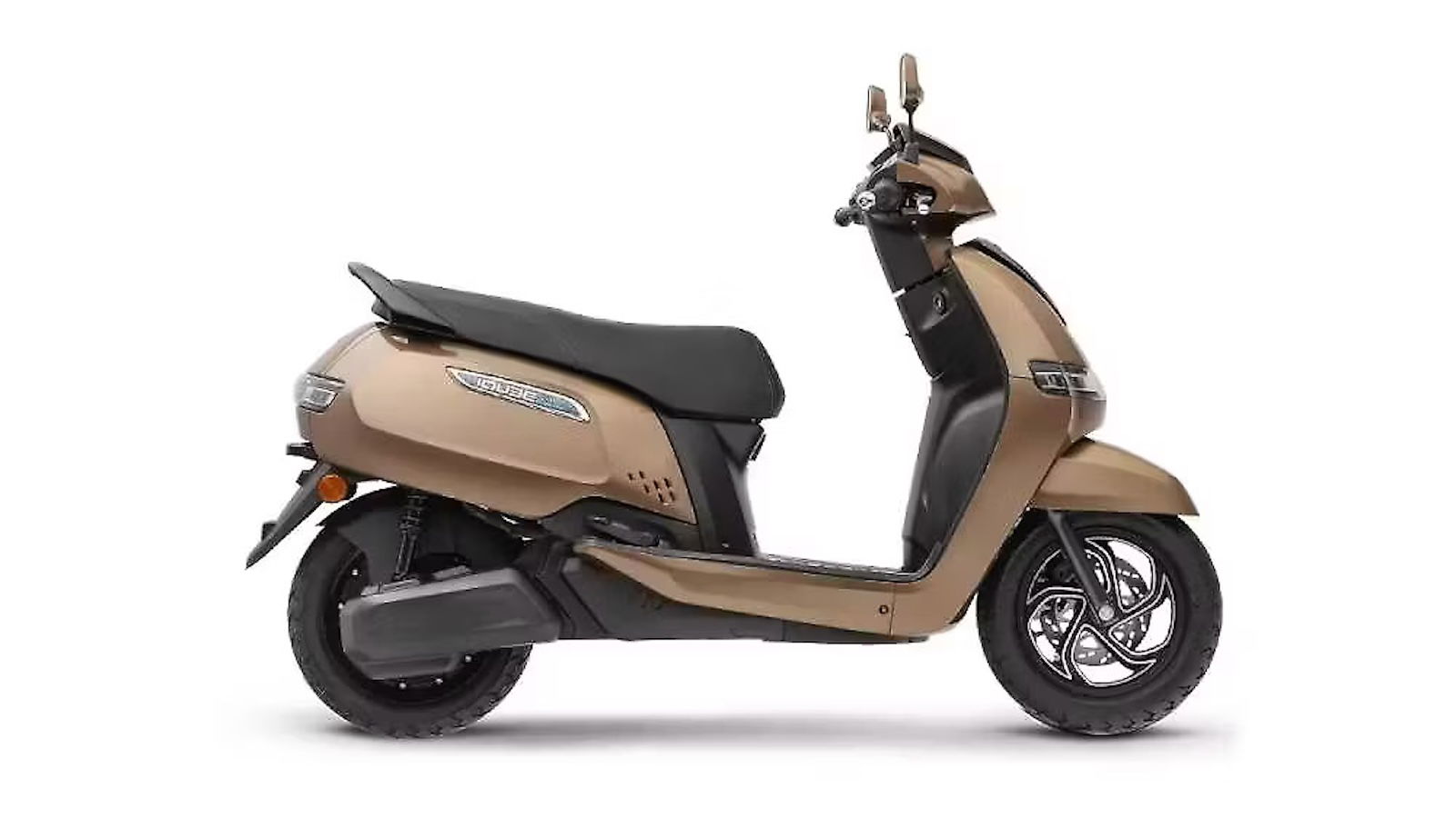 La Maison du Pape, Cité du Vatican, reçoit deux scooters électriques TVS iQube