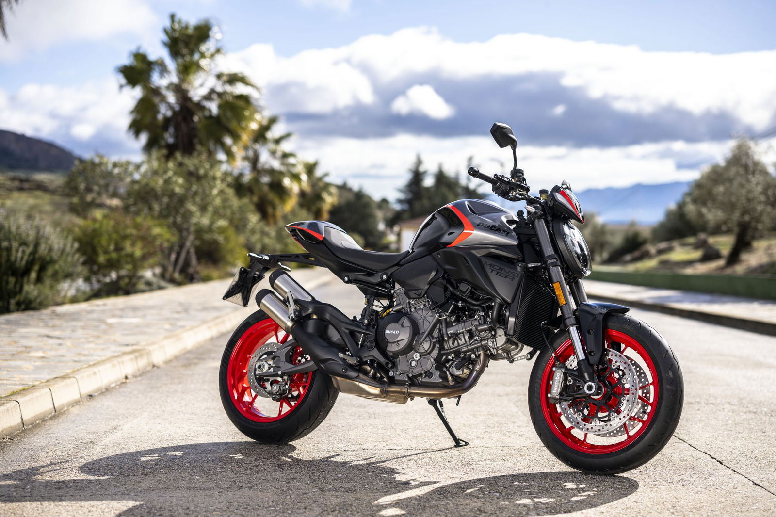 Ducati Monster 2026 avec une livrée sport