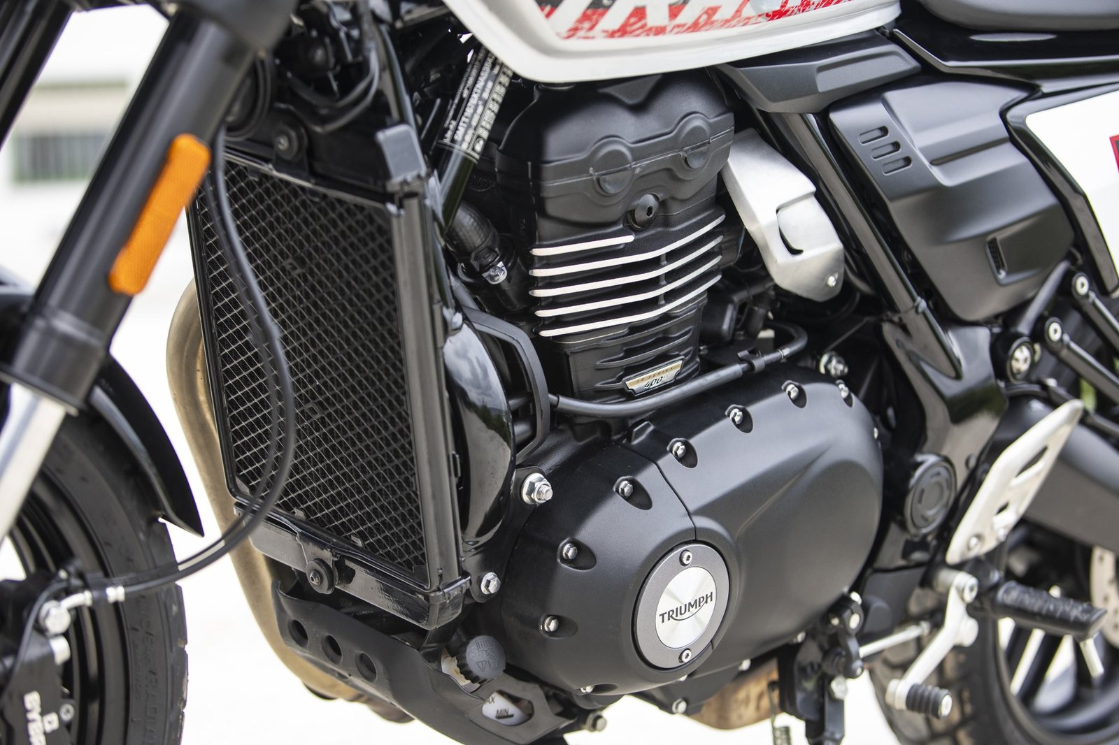 Le Triumph Tracker 400 2026 - détails
