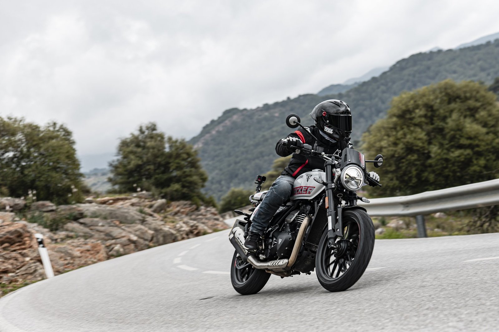 Triumph Tracker 400 - équitation