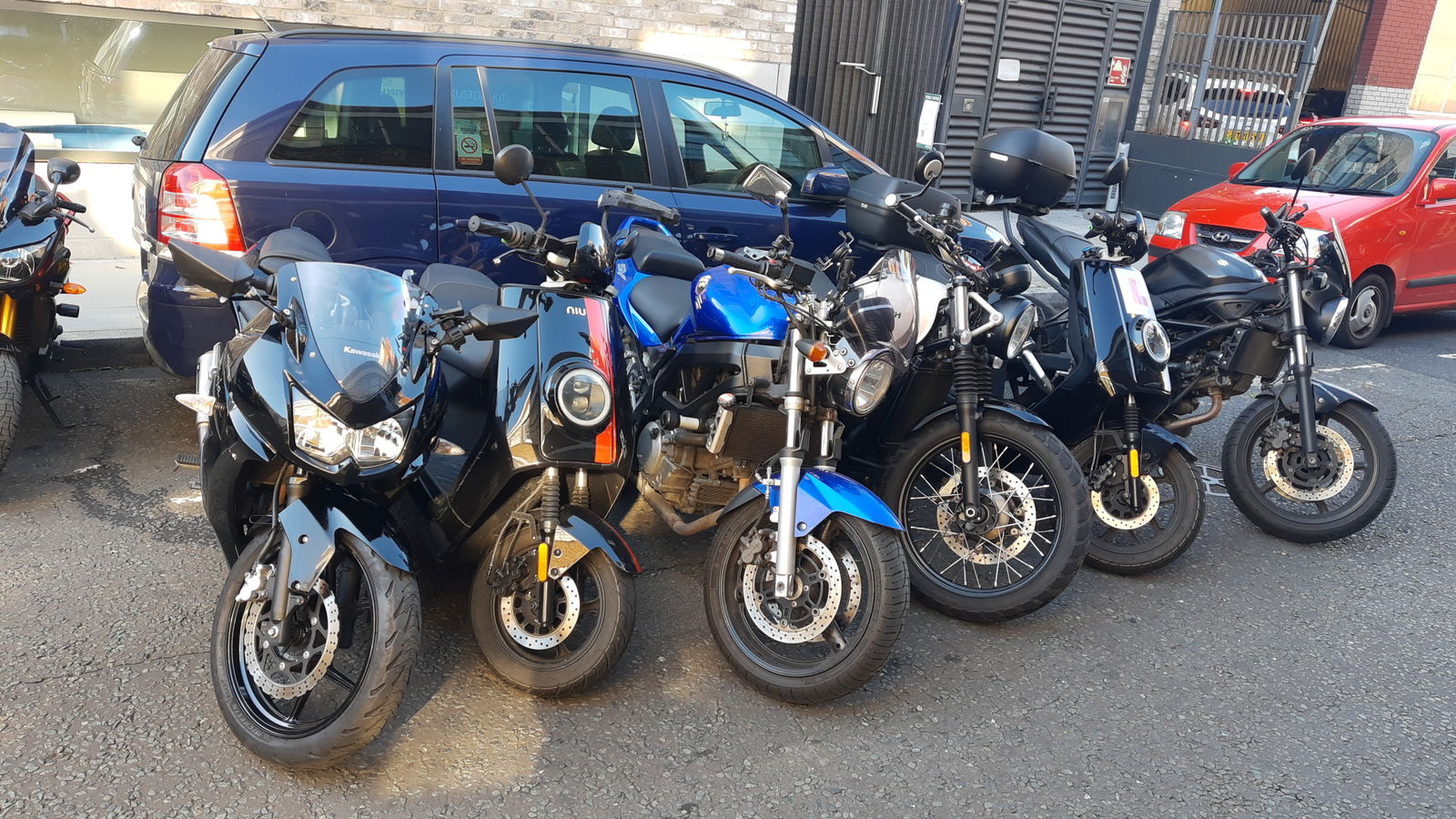 Le conseil municipal de Londres recule après des années d'opposition aux projets de stationnement des motos