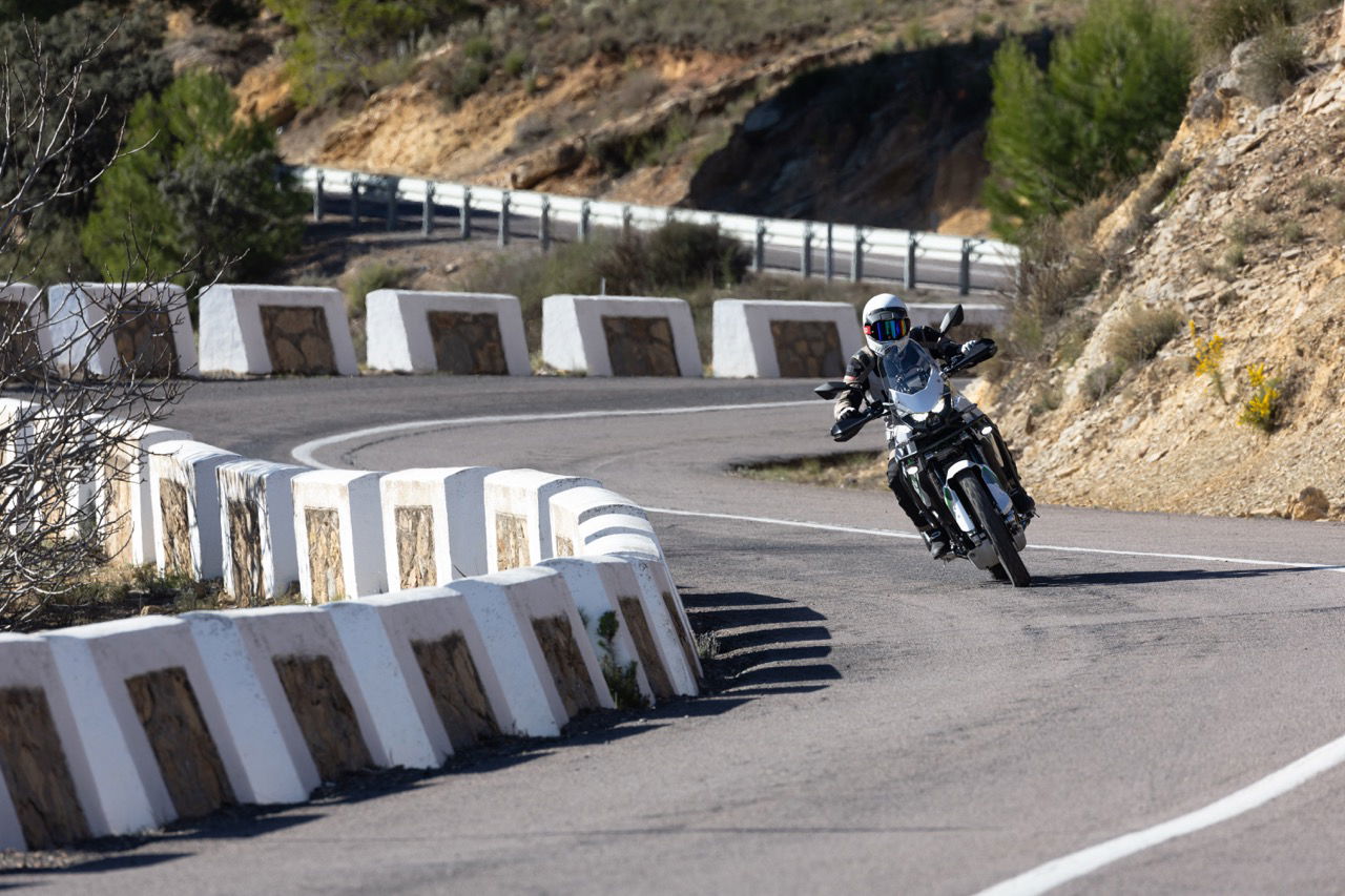 La Kawasaki KLE500 2026 - conduite