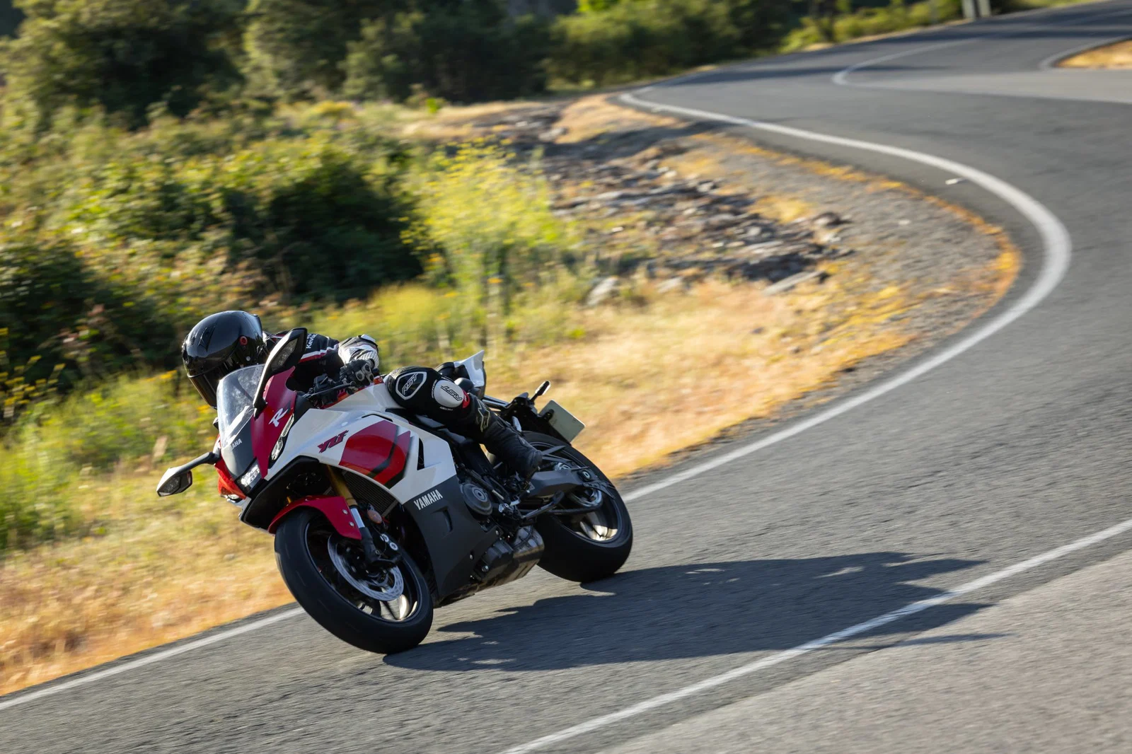 La Yamaha R7 2026 - conduite