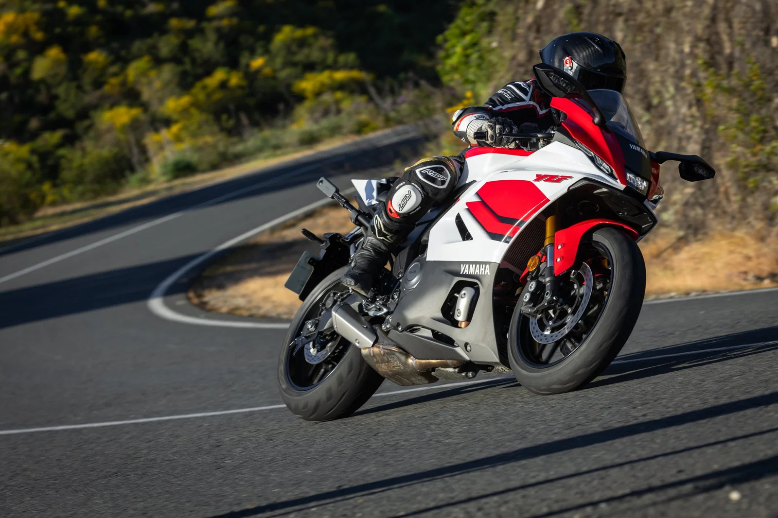 La Yamaha R7 2026 - conduite