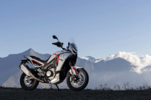 Le Moto Morini X-Cape 1200 à moteur V2 arrive au Royaume-Uni