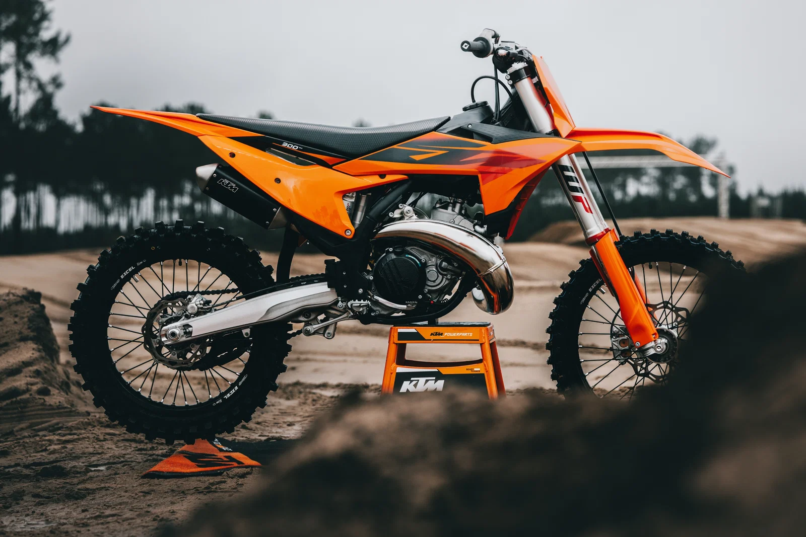 Vélo de motocross KTM 300 SX 2027.
