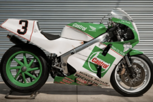 Les ex-Joey Dunlop et Steve Hislop Honda VFR750R RC30 mis aux enchères