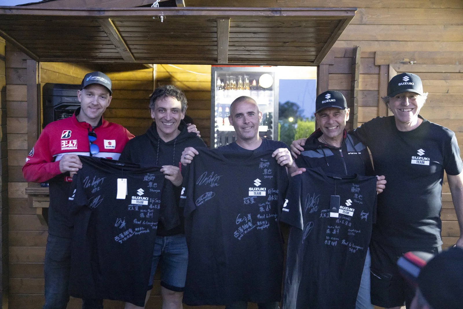 Vainqueurs des Suzuki 6 Heures - De gauche à droite : Pere Lorens, Toad Hancocks, Thomas Chignac