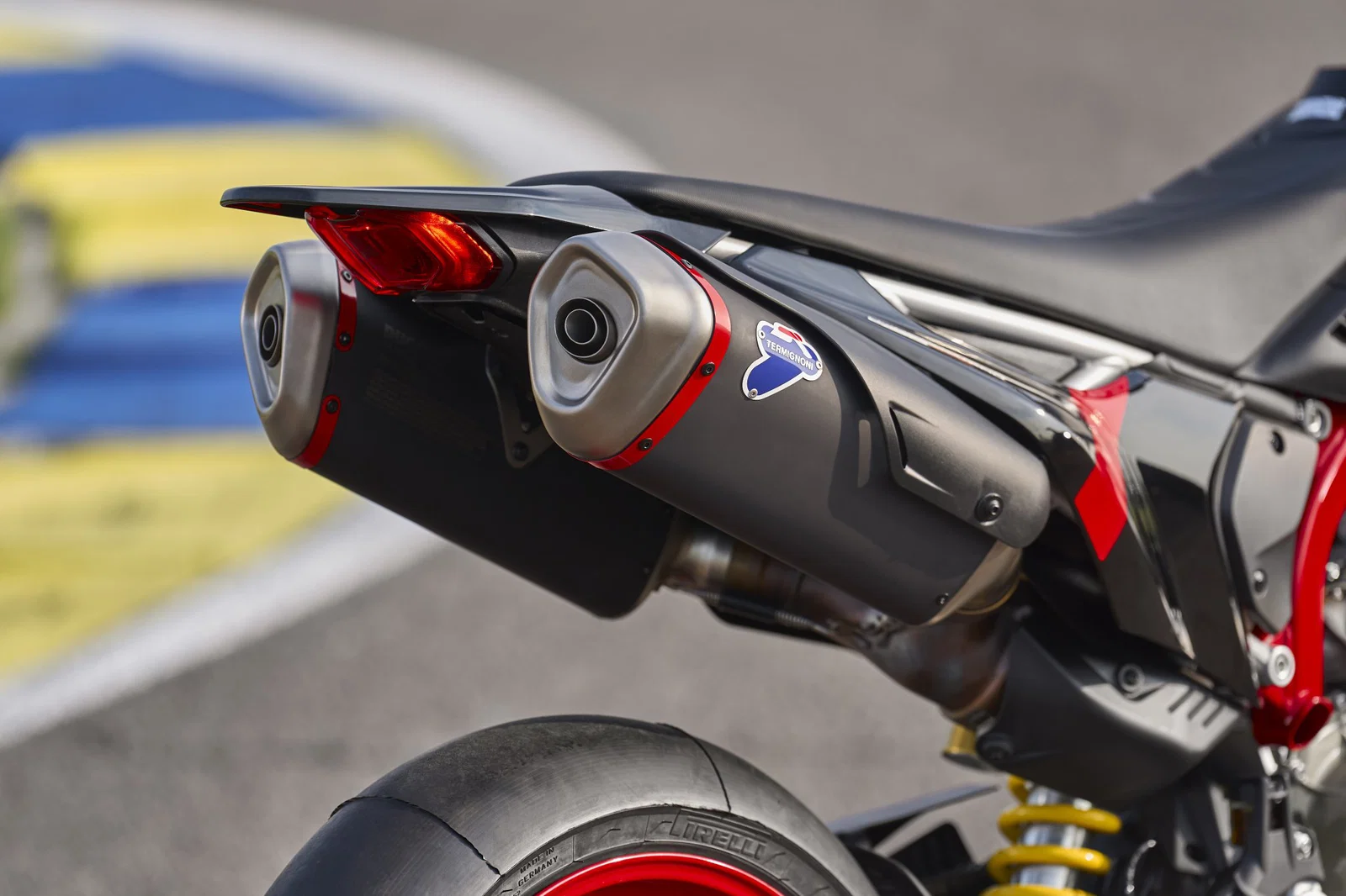 La Ducati Hypermotard 698 Mono Nera