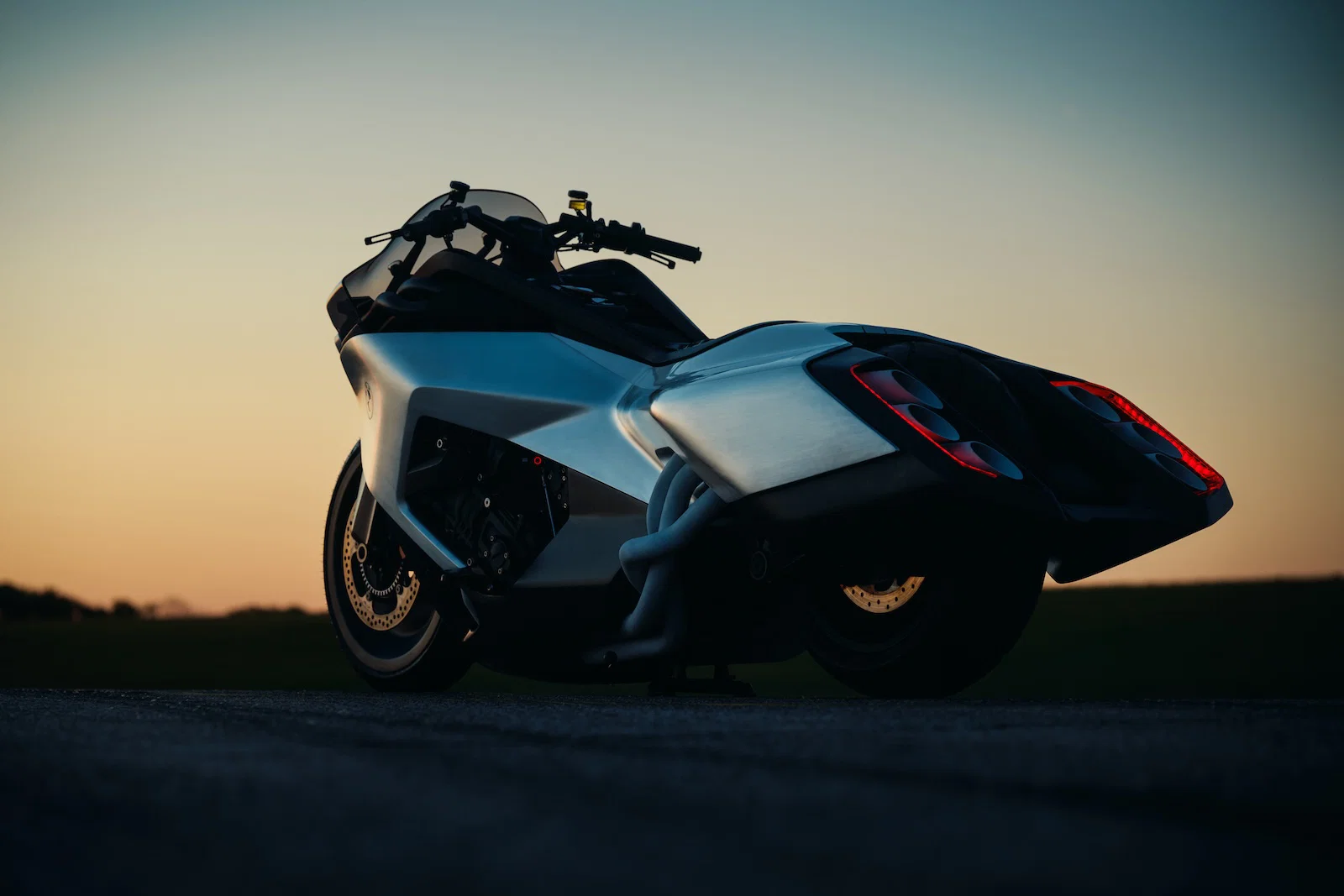 La BMW Vision K18 - trois quarts arrière