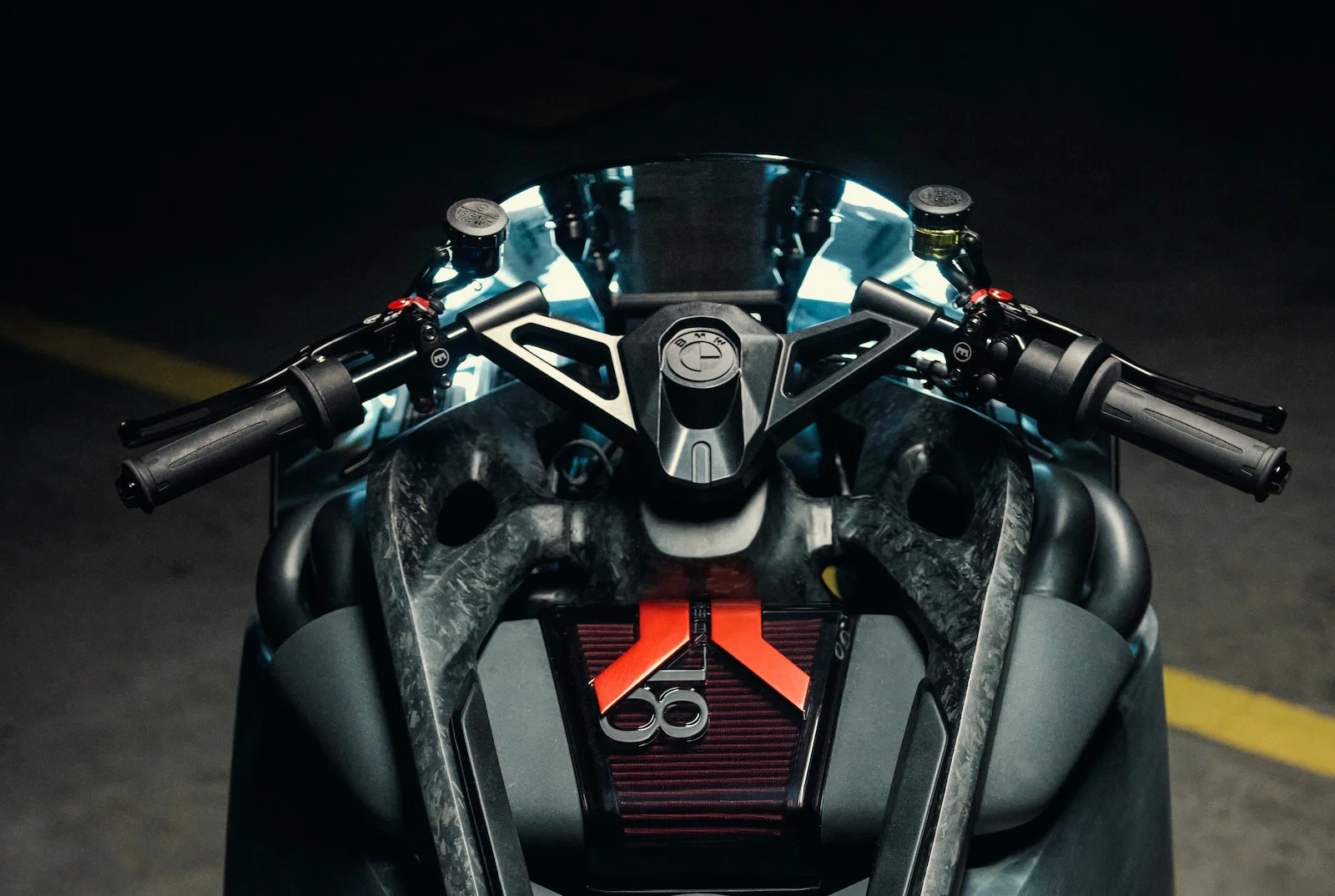 La BMW Vision K18 – en fibre de carbone forgée, ça vous dit ?