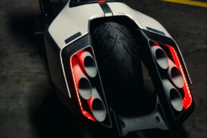 La BMW K18 Vision se révèle comme une puissante ensacheuse futuriste